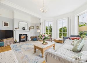 Sitting Room- click for photo gallery